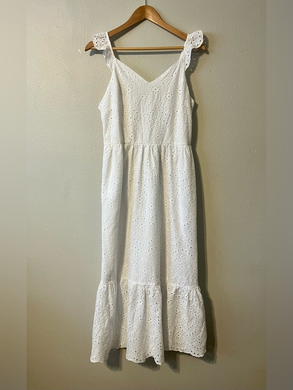White Eyelet Maxi Tiered Sundress Vacation Resort Wear Bridal Shower 
Sz Large